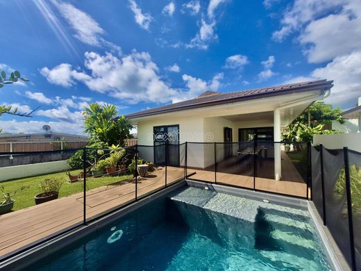 Punaauia, Îles du Ventの高級住宅