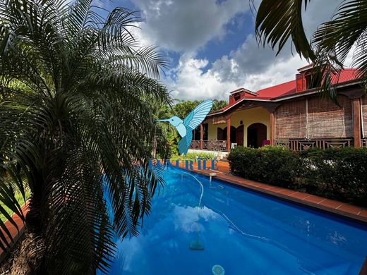 Deshaies, Guadeloupeの高級住宅