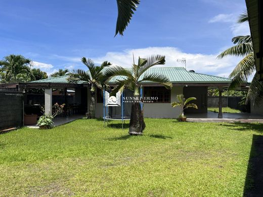 Luxury home in Tahiti