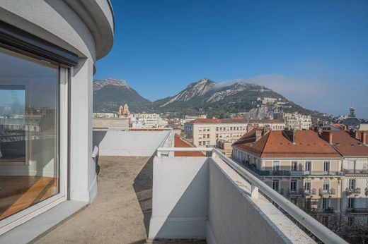 아파트 / Grenoble, Isère