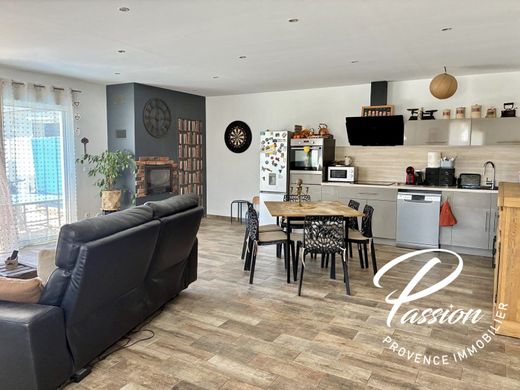 Casa di lusso a Gignac-la-Nerthe, Bocche del Rodano