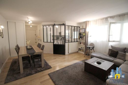 Appartement in Courbevoie, Hauts-de-Seine