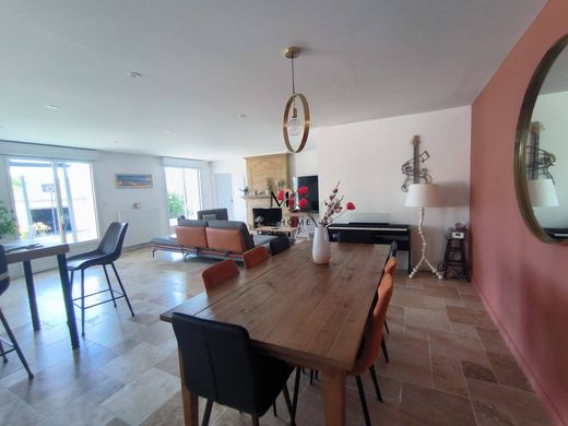 Luxe woning in Arçonnay, Sarthe