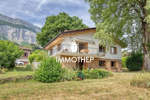 Luxury home in Meylan, Isère
