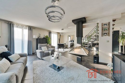 Luxury home in Marolles-en-Brie, Val-de-Marne