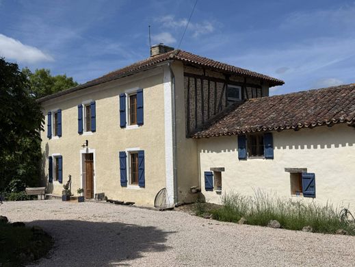 Luxury home in Seissan, Gers