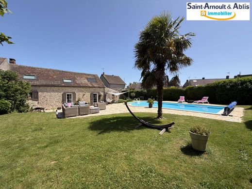 Luxury home in Saint-Martin-de-Bréthencourt, Yvelines