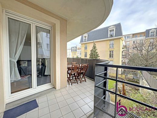 Apartamento - Le Plessis-Robinson, Hauts-de-Seine