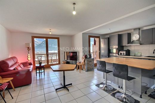 Apartment / Etagenwohnung in Bourg-Saint-Maurice, Savoy