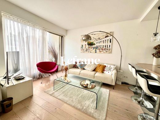 Apartment in Motte-Picquet, Commerce, Necker, Paris