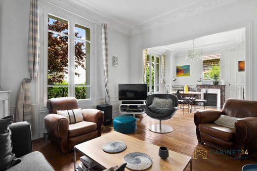 Luxury home in Viroflay, Yvelines