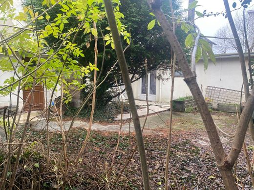 ‏בניין ב  Clamart, Hauts-de-Seine