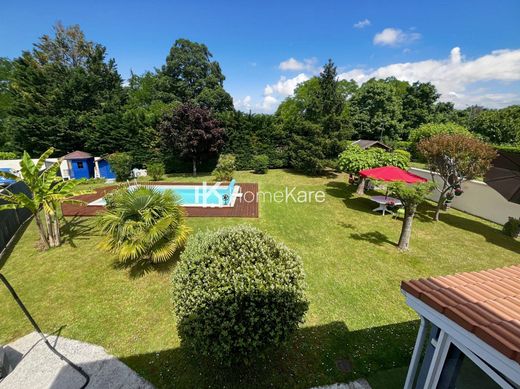 Luxe woning in Léognan, Gironde