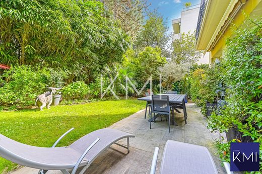 Apartment in Neuilly-sur-Seine, Hauts-de-Seine