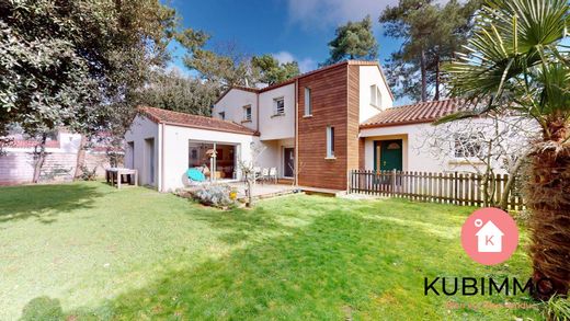 Luxury home in Longeville-sur-Mer, Vendée
