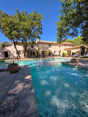 Pernes-les-Fontaines, Vaucluseの高級住宅