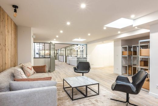 Office in Canal Saint Martin, Château d’Eau, Porte Saint-Denis, Paris