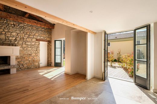 Элитный дом, Сен-Жени-Лаваль, Rhône