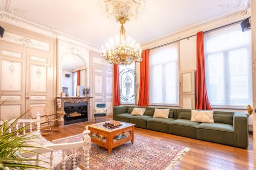 Luxe woning in Sint-Winoksbergen, North