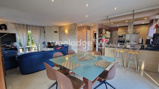 Jouy-le-Moutier, Val d'Oiseの高級住宅