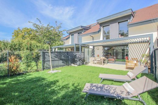 ‏בתי יוקרה ב  Prévessin-Moëns, Ain