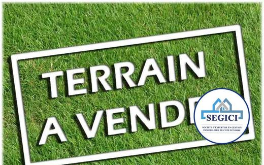 ‏קרקע ב  יאמוסוקרו, Lacs