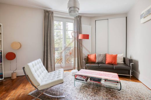 Apartment in Salpêtrière, Butte-aux-Cailles, Croulebarbe, Paris