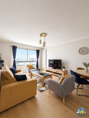 Apartment in Courbevoie, Hauts-de-Seine