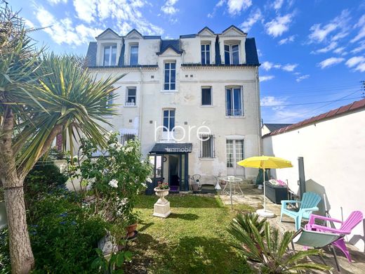 Casa di lusso a Dives-sur-Mer, Calvados