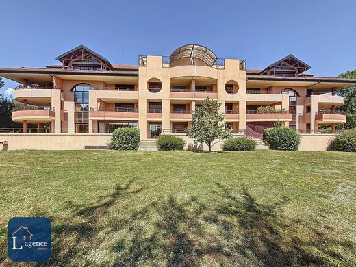 Apartamento - Prévessin-Moëns, Ain