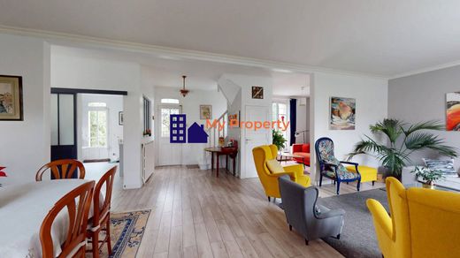 منزل ﻓﻲ Enghien-les-Bains, Val d'Oise