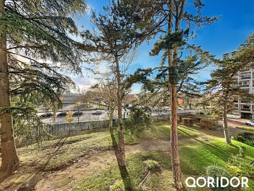 Apartment / Etagenwohnung in Lyon, Rhône