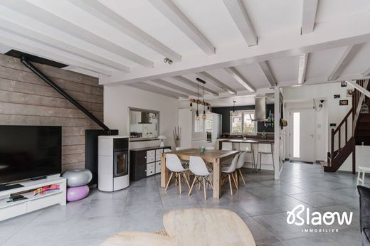 Luxury home in Chassieu, Rhône