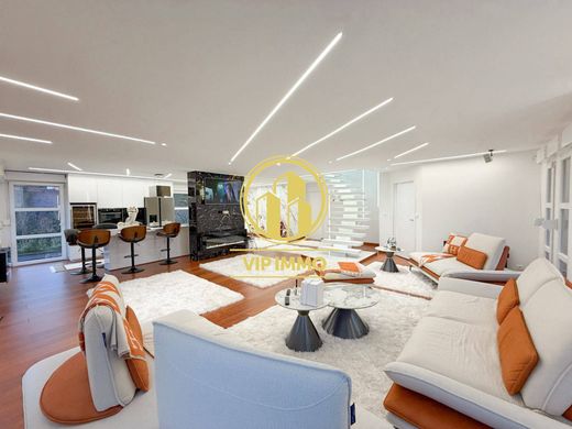Luxury home in Wattignies, North