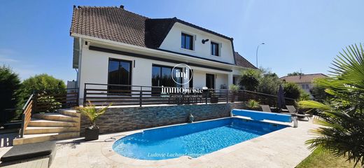 Luxury home in Panazol, Haute-Vienne