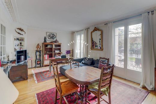 Apartment in Motte-Picquet, Commerce, Necker, Paris