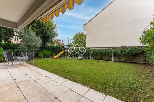 Apartment in Villeurbanne, Rhône
