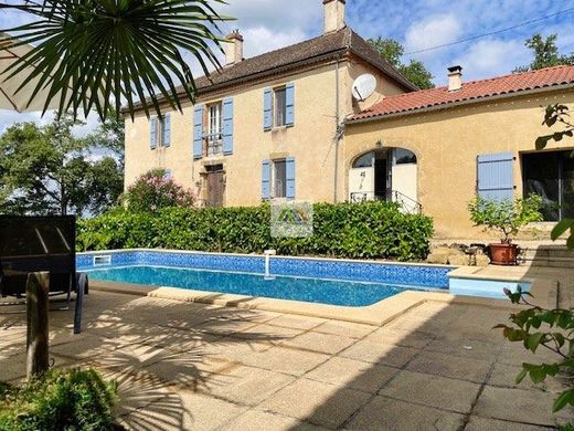 Luxury home in Bétous, Gers