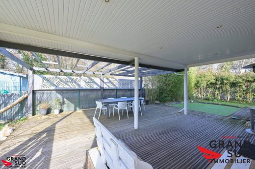 Luxus-Haus in Cestas, Gironde