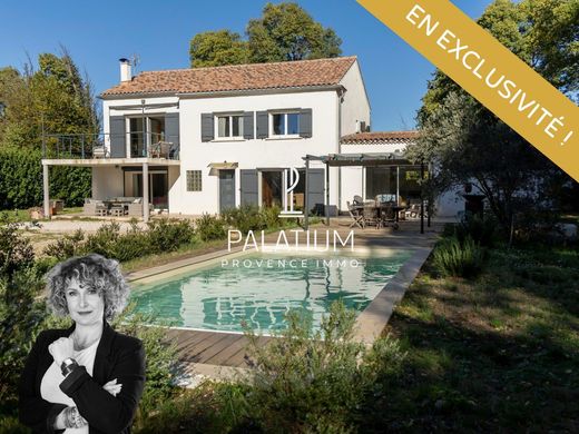 Maison de luxe à Grans, Bouches-du-Rhône