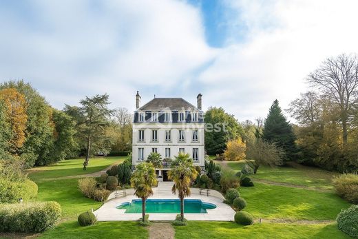 Castle in Crèvecœur-en-Auge, Calvados