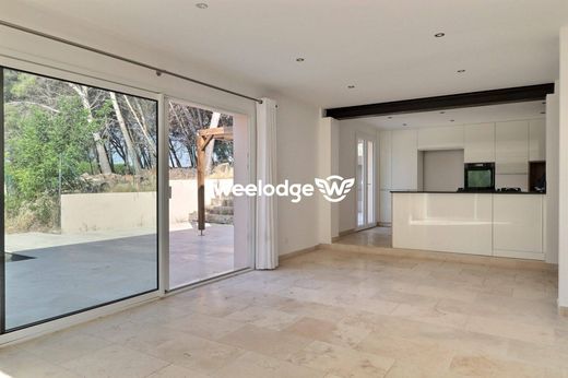 Luxus-Haus in Saint-Chamas, Bouches-du-Rhône