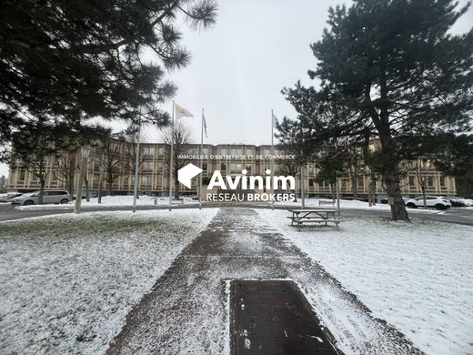 Office in Saint-Aubin-des-Bois, Eure-et-Loir