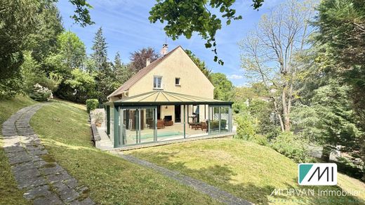 Luxury home in Lévis-Saint-Nom, Yvelines