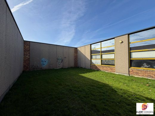 Office in Mont-Saint-Aignan, Seine-Maritime