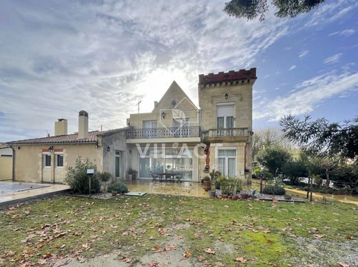 Luxus-Haus in Blanquefort, Gironde