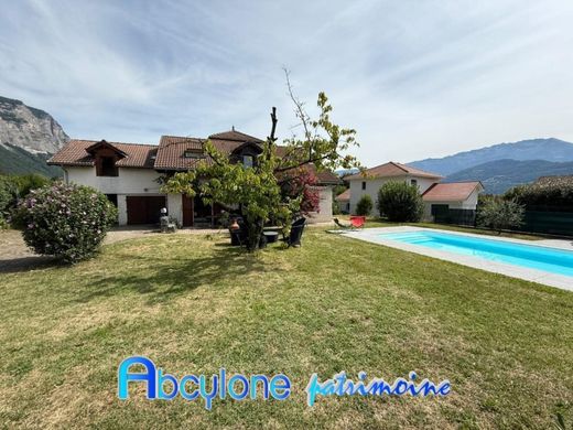 Casa de lujo en Crolles, Isere