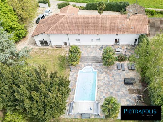 Luxury home in Cruzilles-lès-Mépillat, Ain