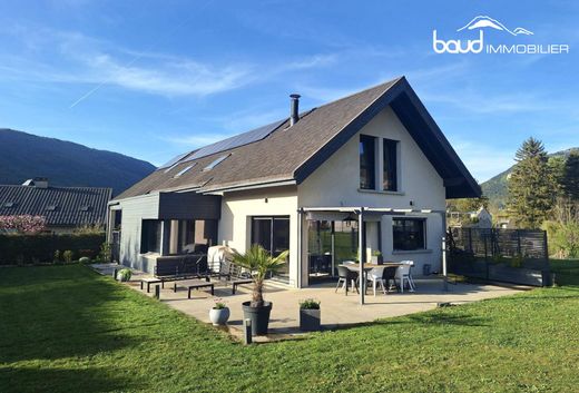 Luxus-Haus in Lans-en-Vercors, Isère