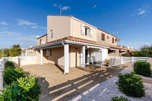 Luxury home in Gruissan, Aude